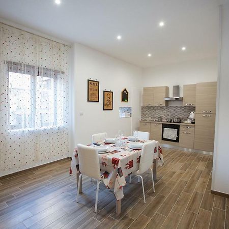 Апартаменты Marta House Неаполь Экстерьер фото
